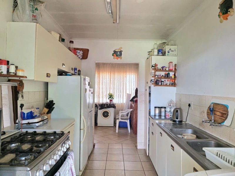 House For Sale in Eldorette - Photo 3