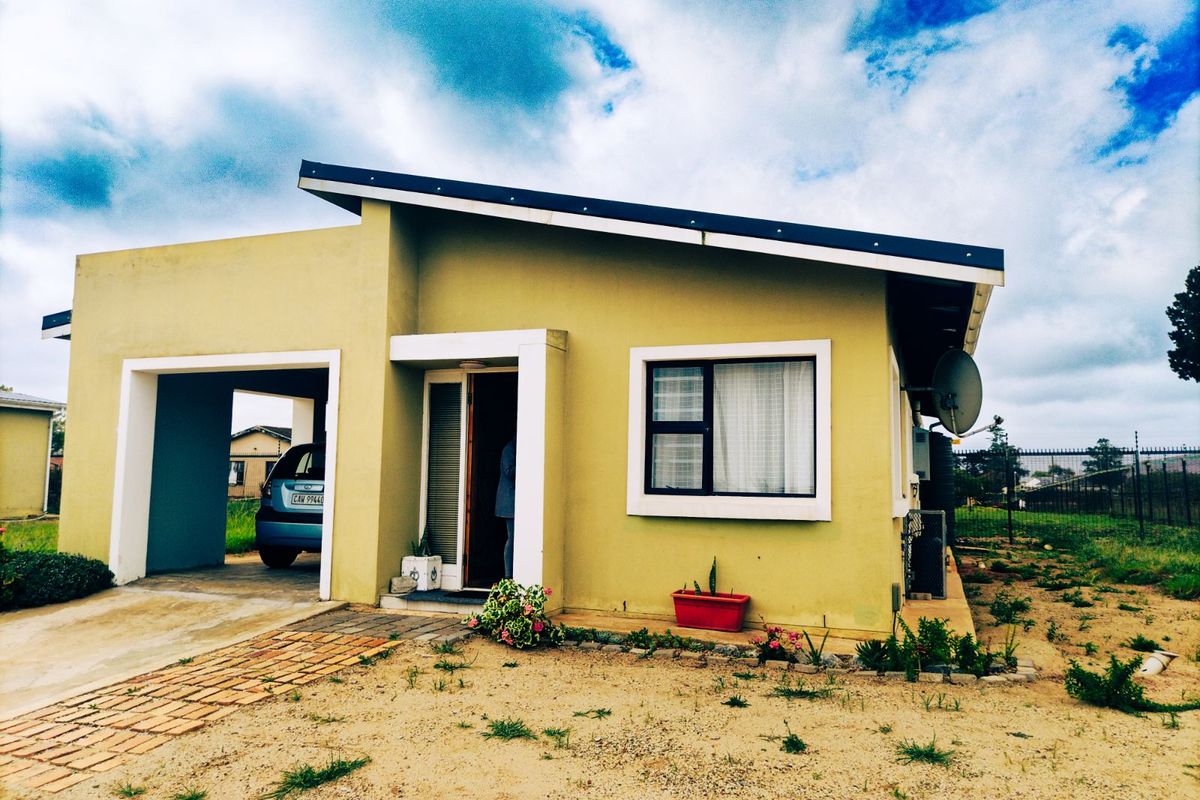Townhouse For Sale in Pacaltsdorp - Photo 2