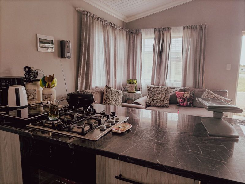 Townhouse For Sale in Pacaltsdorp - Photo 3