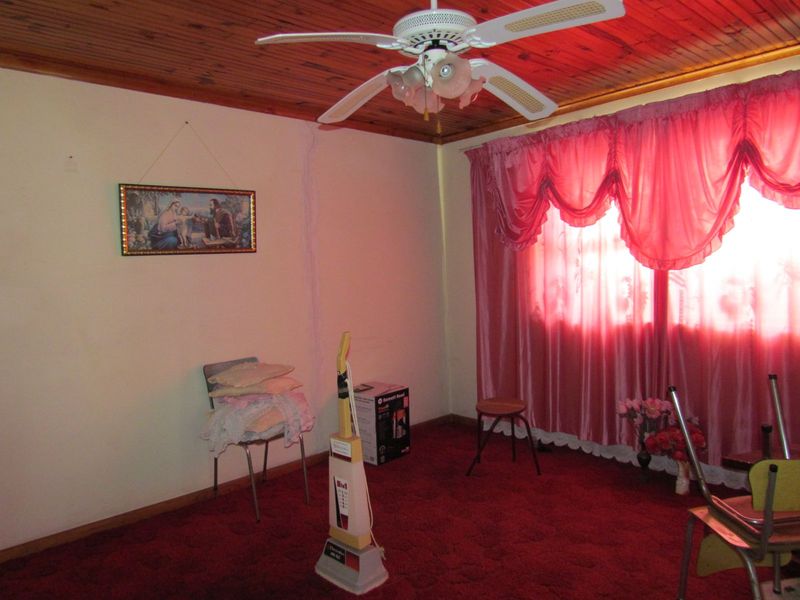 House For Sale in Arcadia - Photo 10