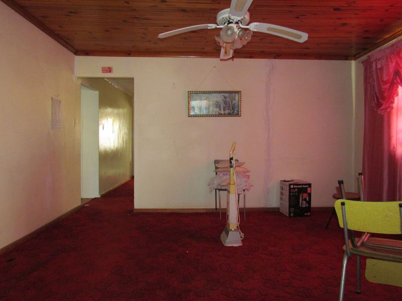 House For Sale in Arcadia - Photo 9