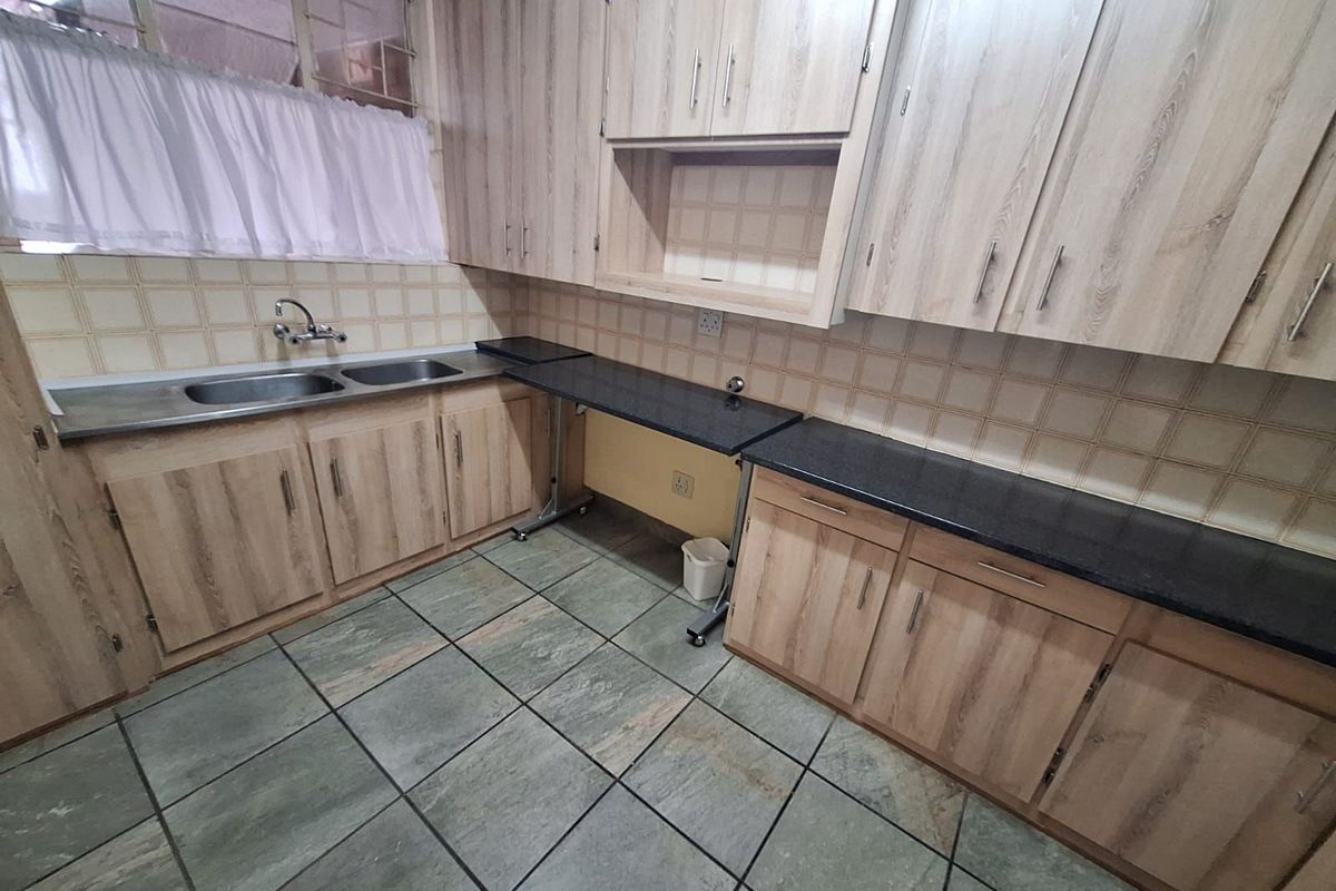 Apartment For Sale in Rietfontein - Photo 2