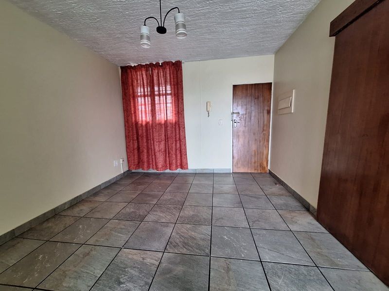 Apartment For Sale in Rietfontein - Photo 6