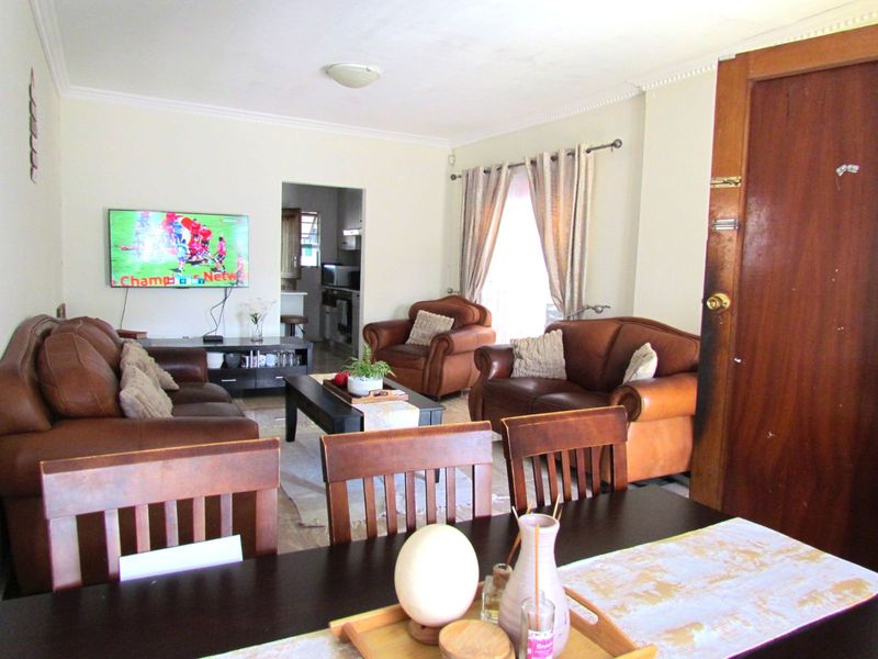 House For Sale in Jarman - Photo 4