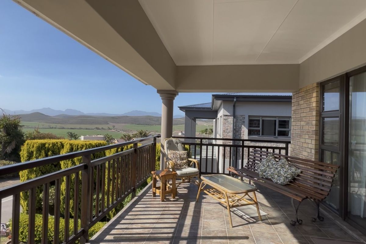 House For Sale in Fraaiuitsig - Photo 3