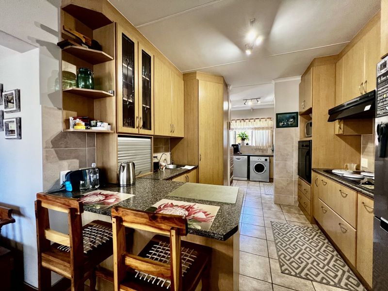 House For Sale in Fraaiuitsig - Photo 6