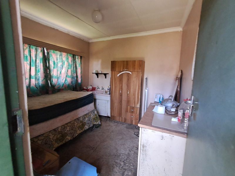 House For Sale in East Lynne - Photo 8