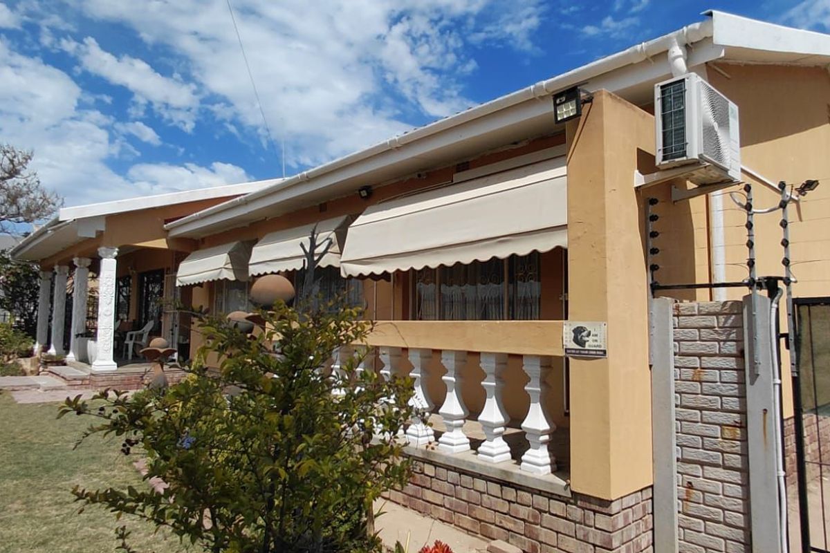 House For Sale in Coldridge View - Photo 2