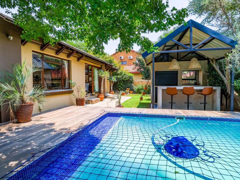 House For Sale in Eldoraigne - Photo 2