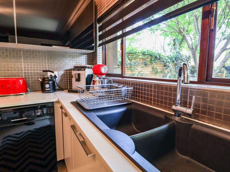 House For Sale in Eldoraigne - Photo 7