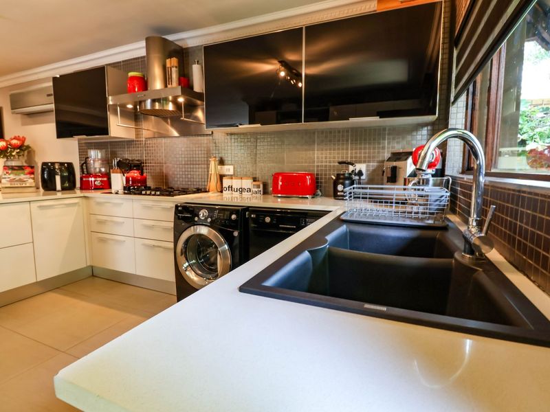 House For Sale in Eldoraigne - Photo 6