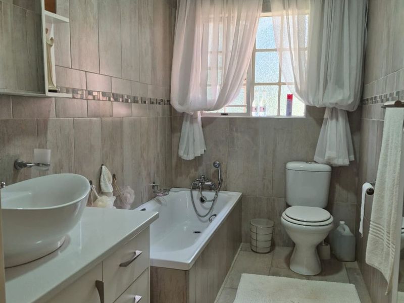 Townhouse For Sale in Bela Bela Central - Photo 6