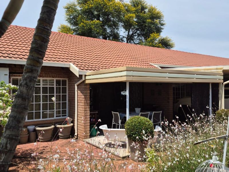 Townhouse For Sale in Bela Bela Central - Photo 2