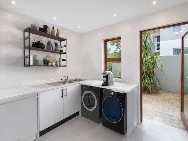 House For Sale in Sandown - Photo 10