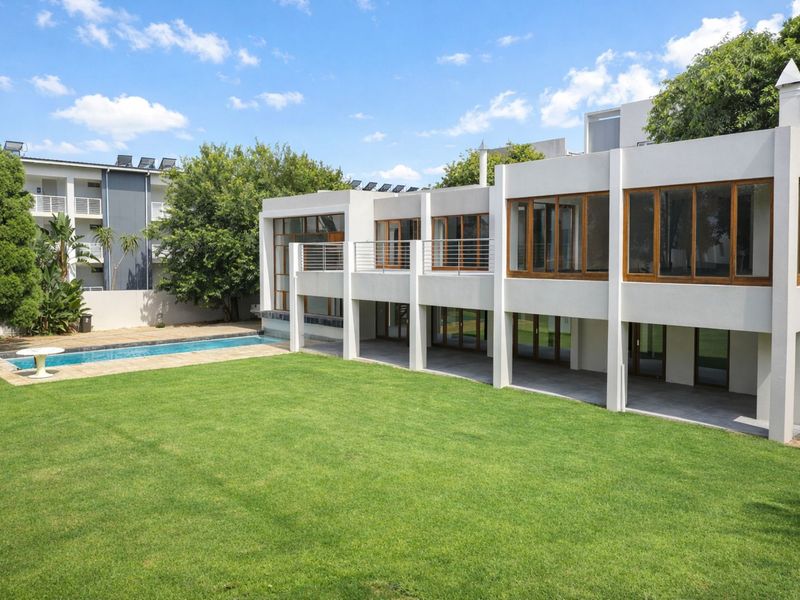 House For Sale in Sandown - Photo 1