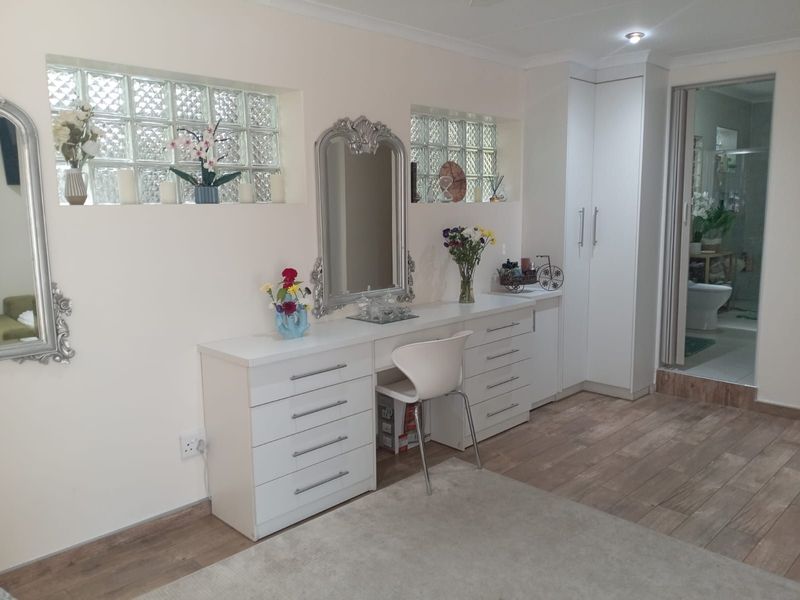 House For Sale in Florida - Photo 6