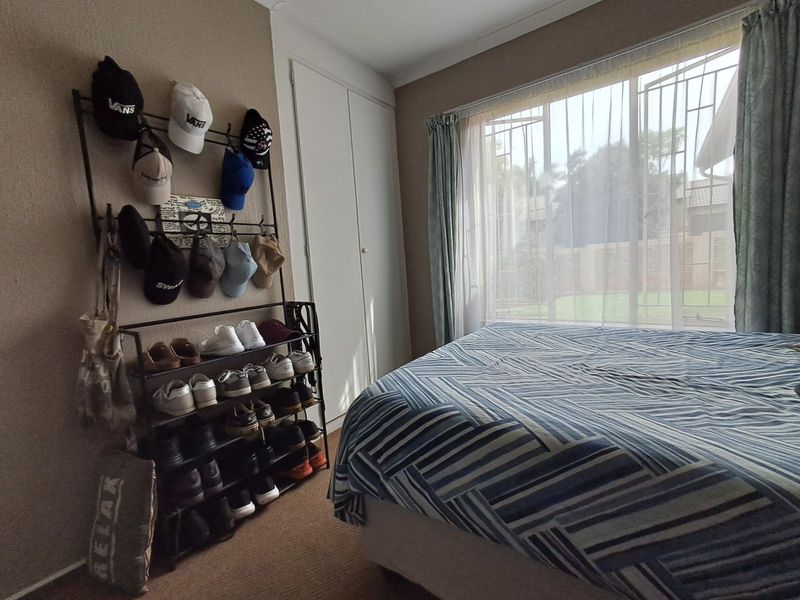 Townhouse For Sale in Weltevreden Park - Photo 9