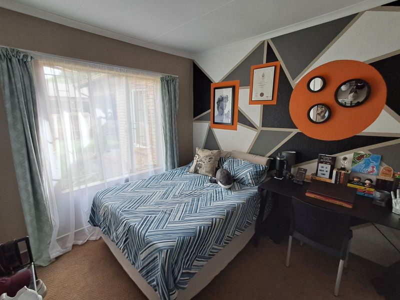 Townhouse For Sale in Weltevreden Park - Photo 7