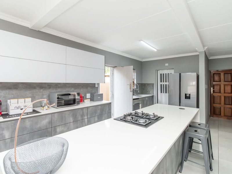 House For Sale in North Riding - Photo 9