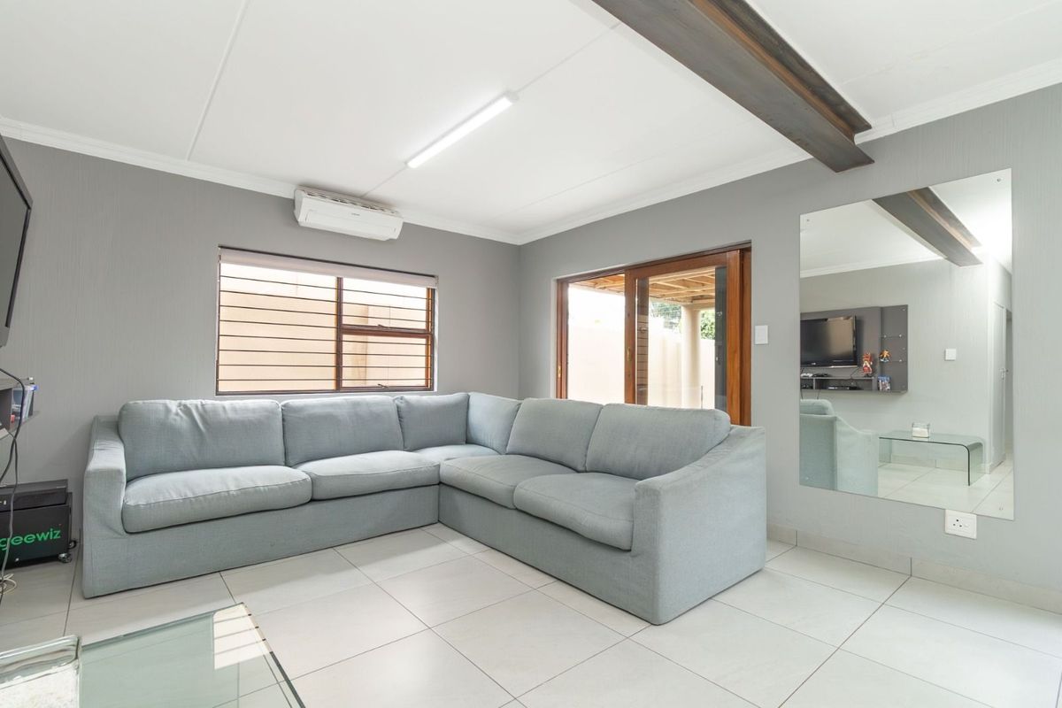 House For Sale in North Riding - Photo 4