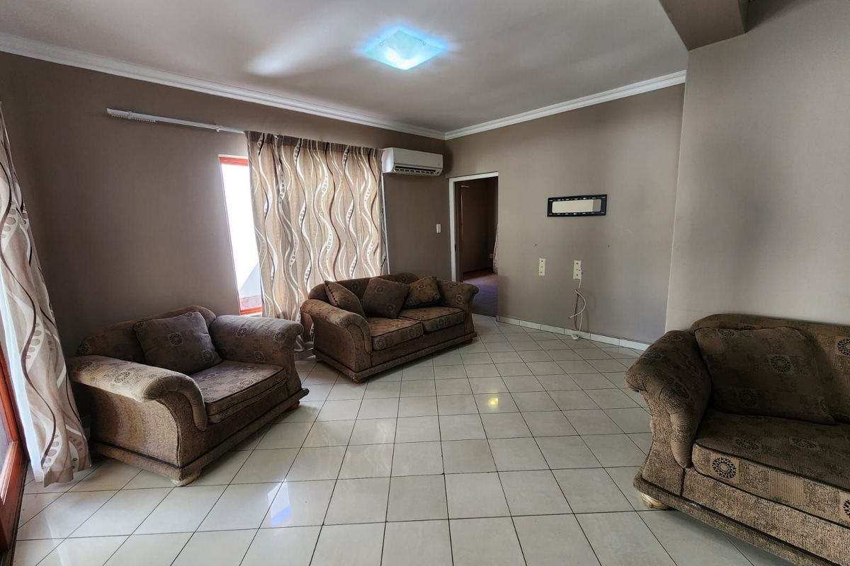 Townhouse For Sale in Hillcrest - Photo 3