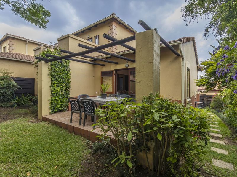 Townhouse For Sale in Douglasdale - Photo 2