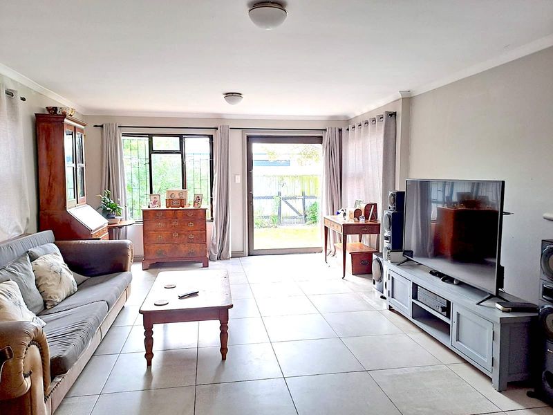 House For Sale in Sedgehill - Photo 4