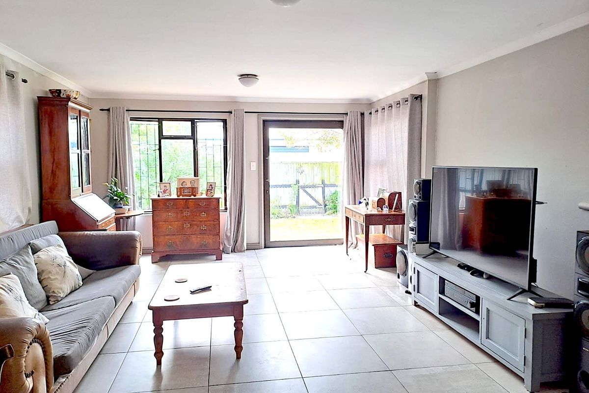 House For Sale in Sedgehill - Photo 4