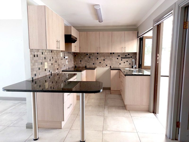 House For Sale in Sedgehill - Photo 7