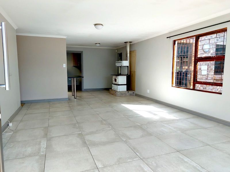 House For Sale in Sedgehill - Photo 5