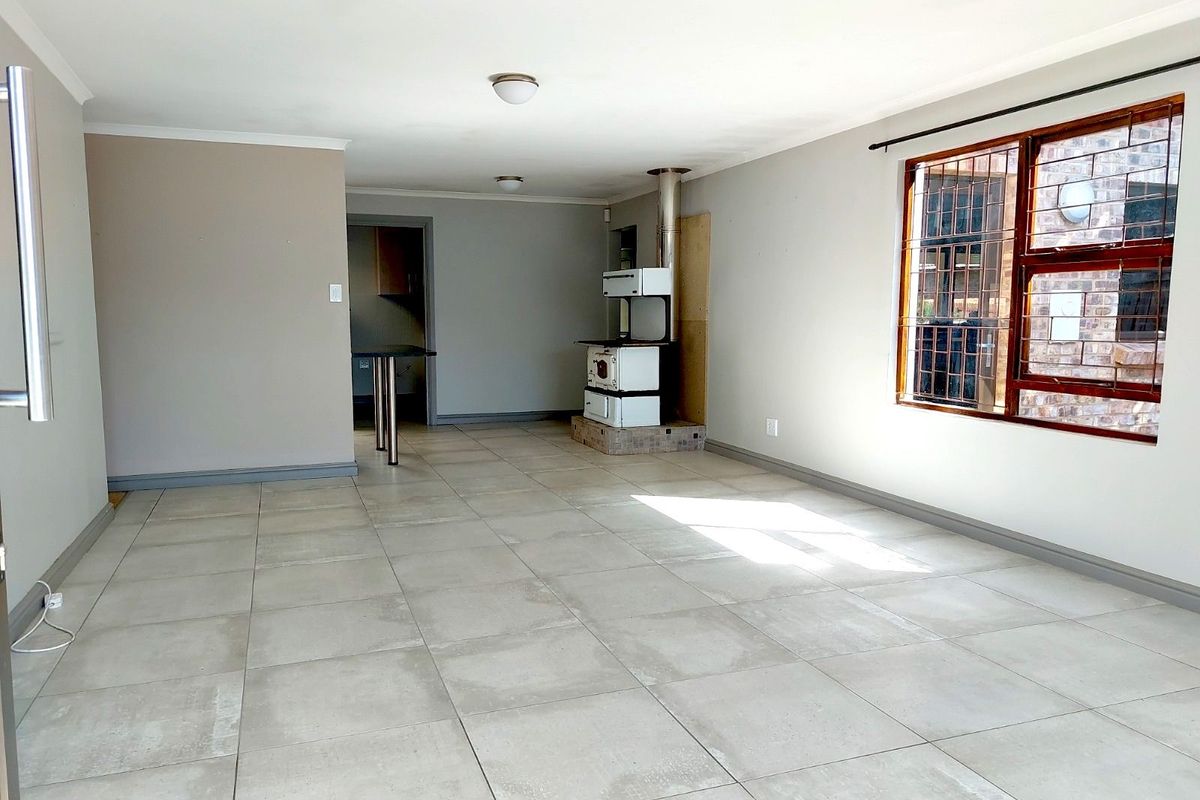 House For Sale in Sedgehill - Photo 5