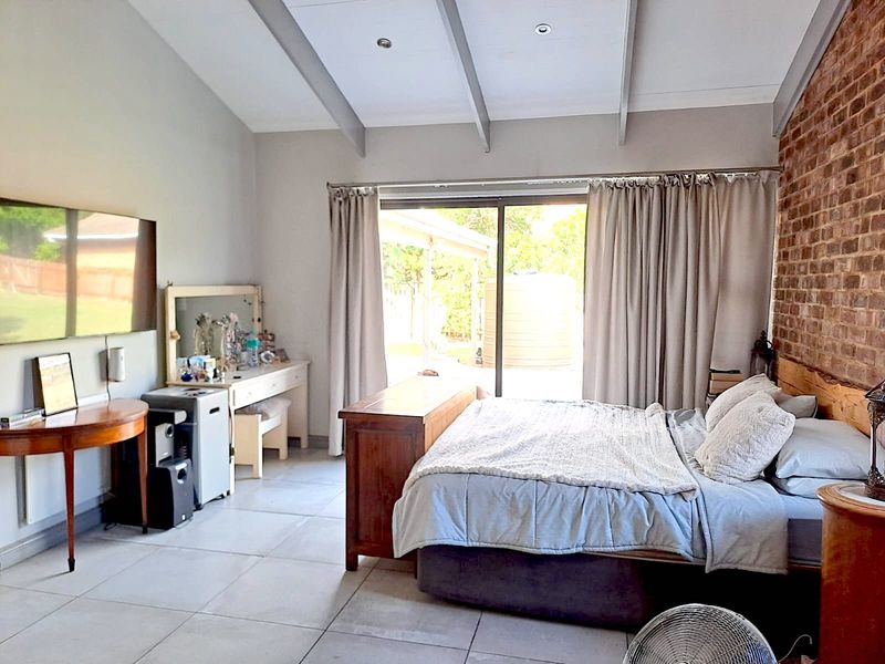 House For Sale in Sedgehill - Photo 10