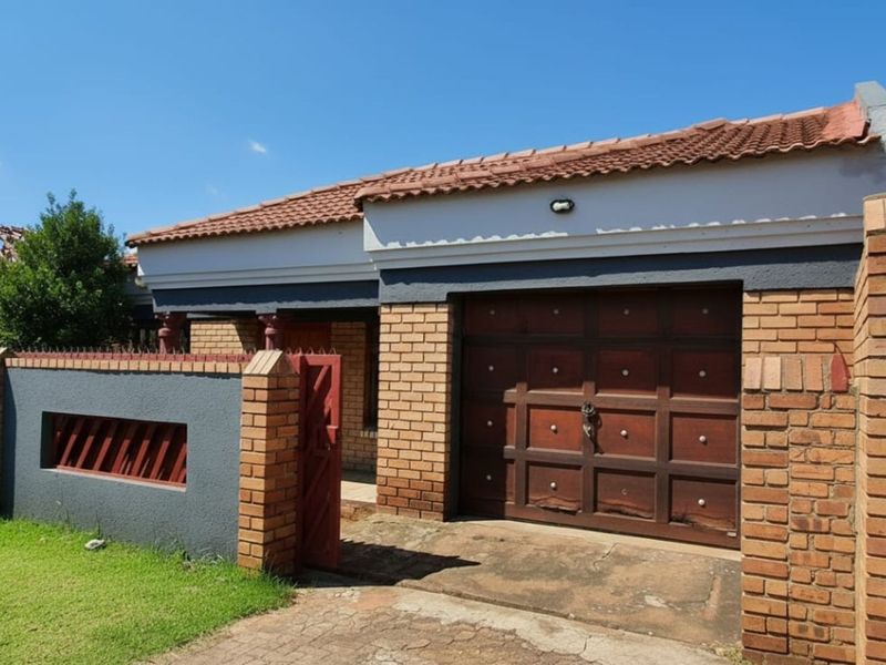 House For Sale in Mankweng - Photo 2