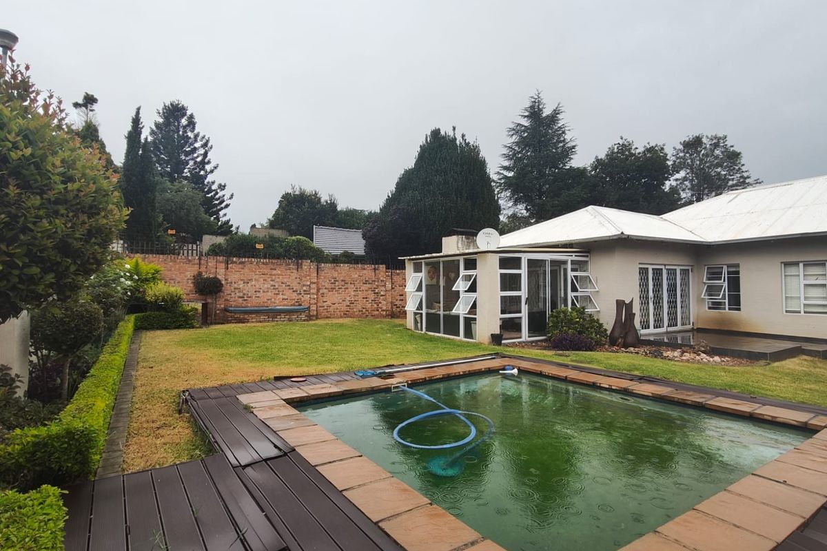 House To Rent in Fontainebleau - Photo 2