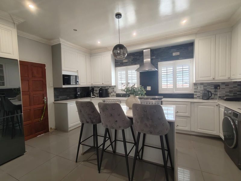 House To Rent in Fontainebleau - Photo 10