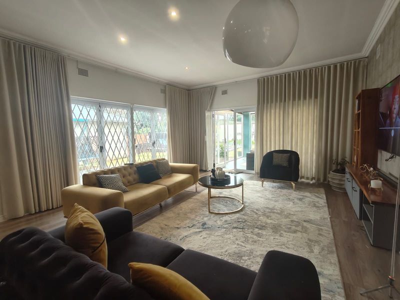 House To Rent in Fontainebleau - Photo 6