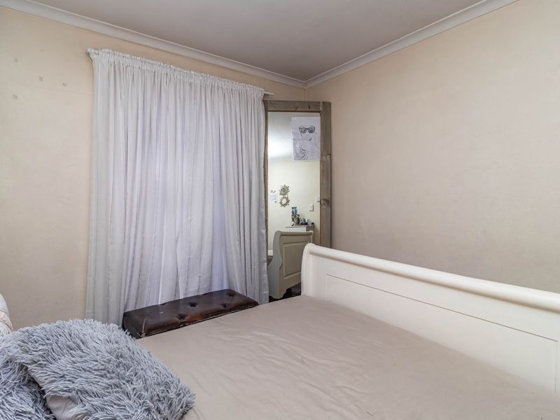 House For Sale in Brooklyn - Photo 4