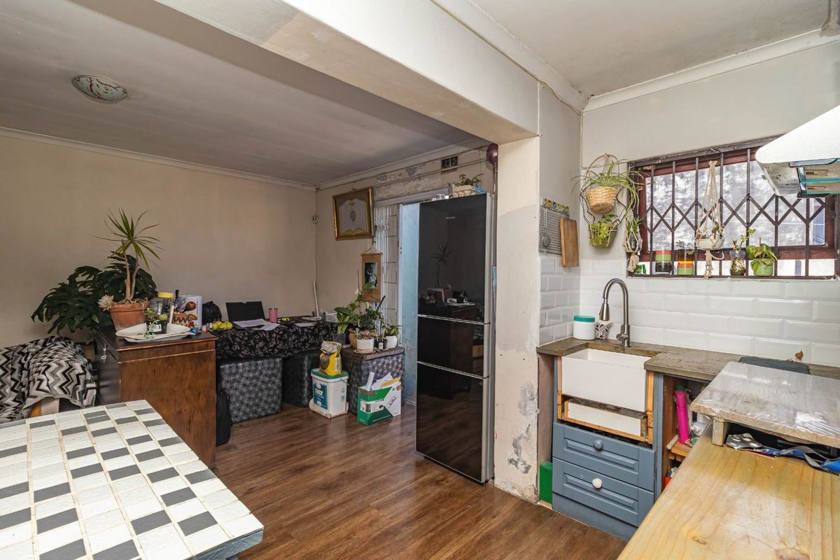 House For Sale in Brooklyn - Photo 2