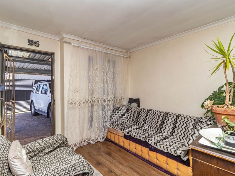 House For Sale in Brooklyn - Photo 8