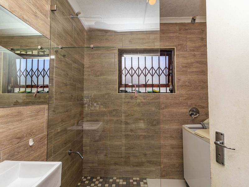 House For Sale in Brooklyn - Photo 7