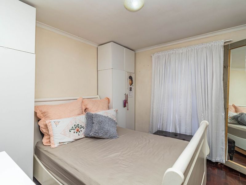 House For Sale in Brooklyn - Photo 6