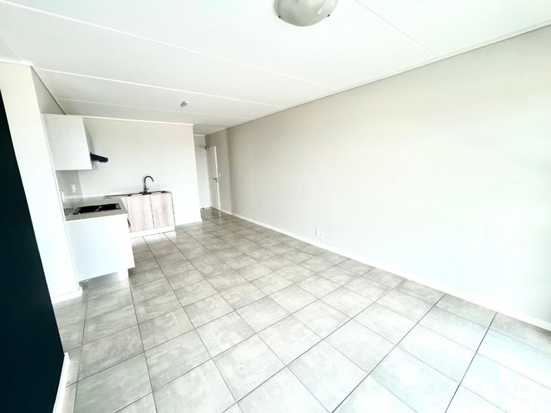 Apartment To Rent in Mooikloof - Photo 2