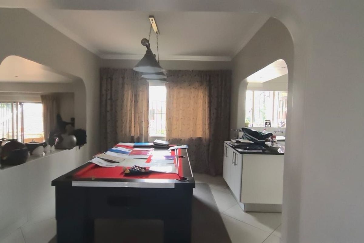 House For Sale in Menlo Park - Photo 3