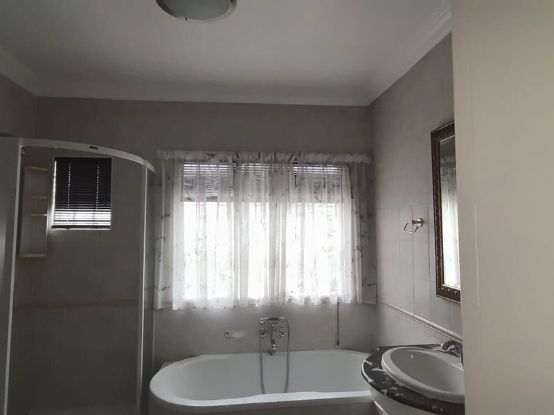 House For Sale in Menlo Park - Photo 9