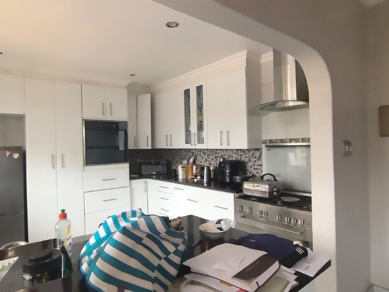 House For Sale in Menlo Park - Photo 5