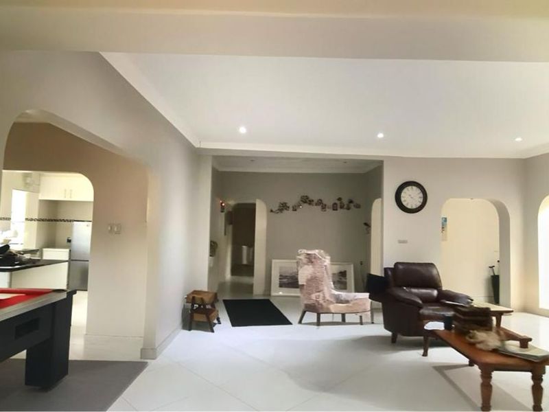 House For Sale in Menlo Park - Photo 2