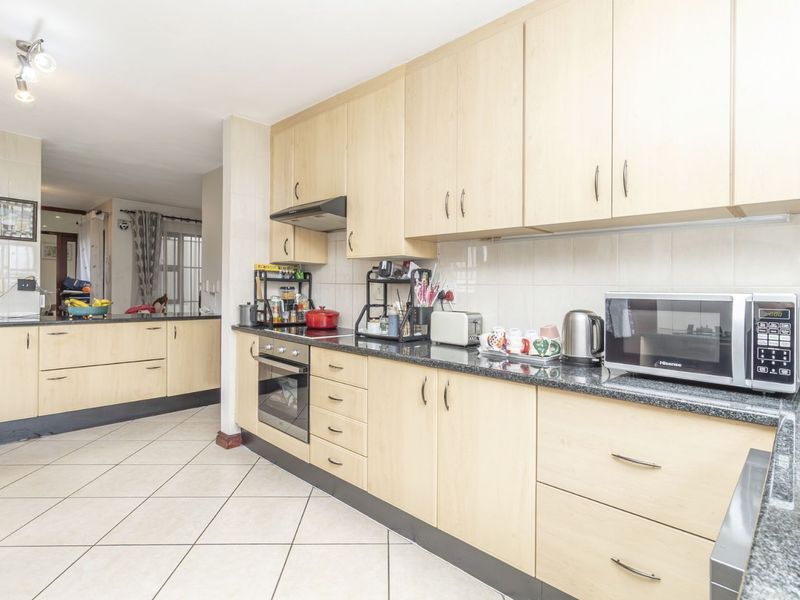 House For Sale in Bromhof - Photo 9