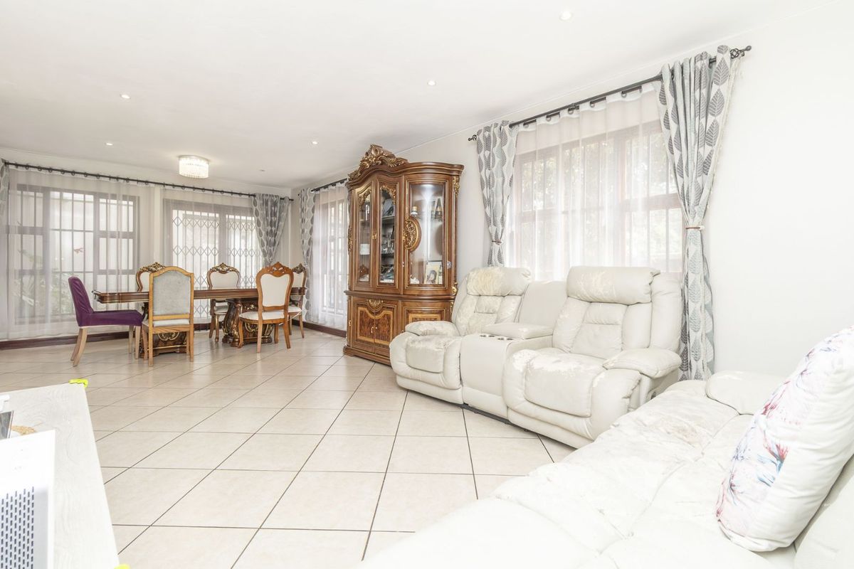 House For Sale in Bromhof - Photo 5