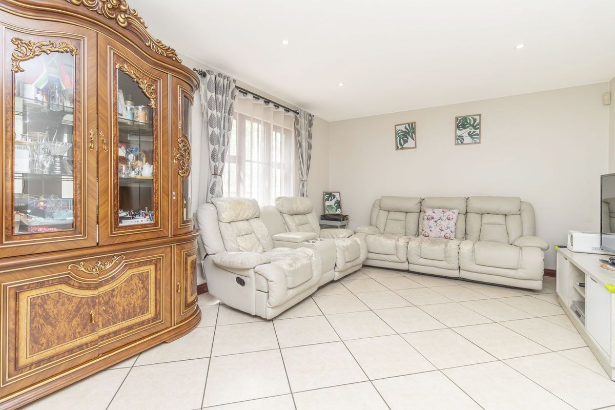 House For Sale in Bromhof - Photo 3