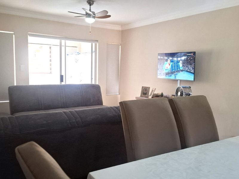 Townhouse For Sale in The Wilds - Photo 2